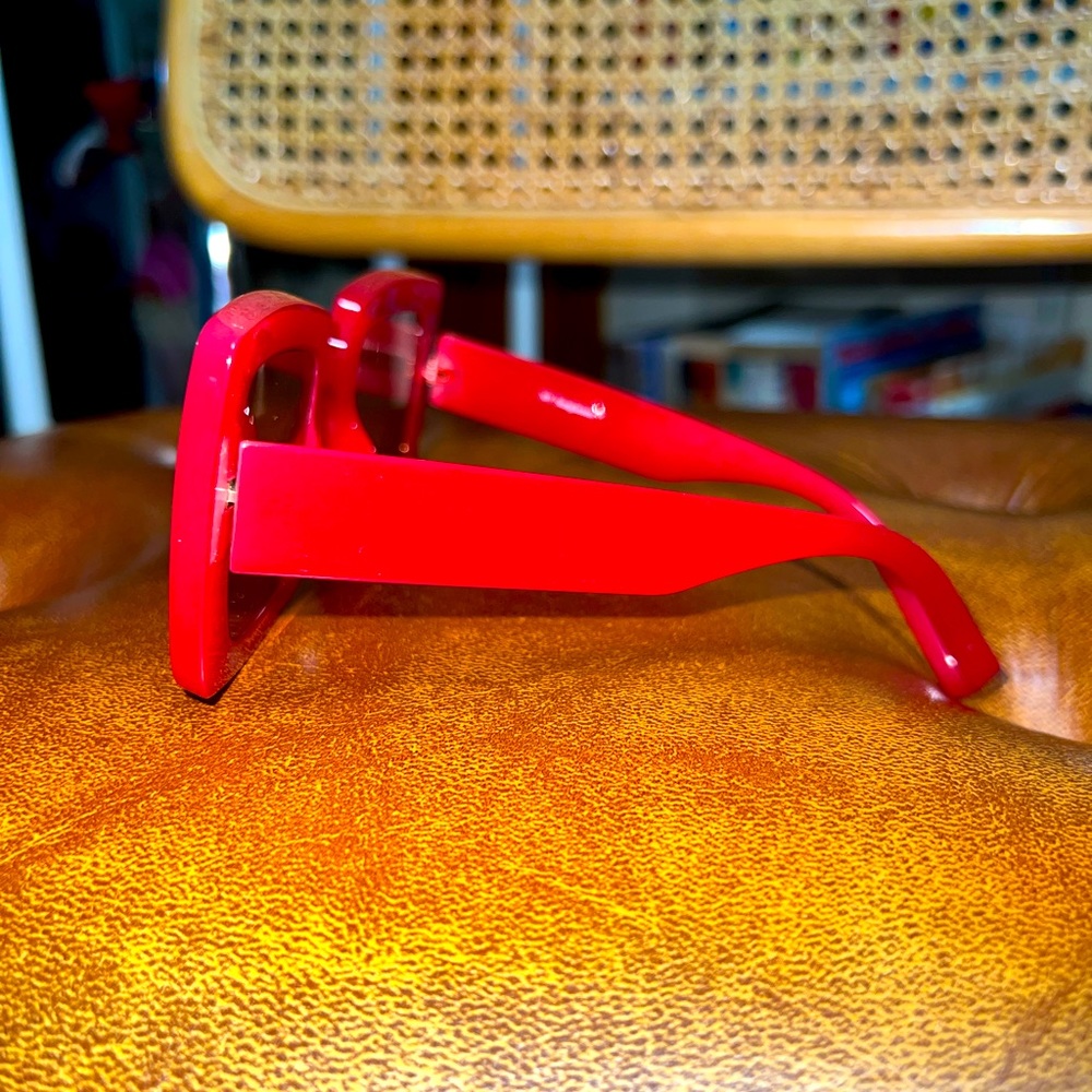 Square Frame Sunglasses - Picture 3 of 3